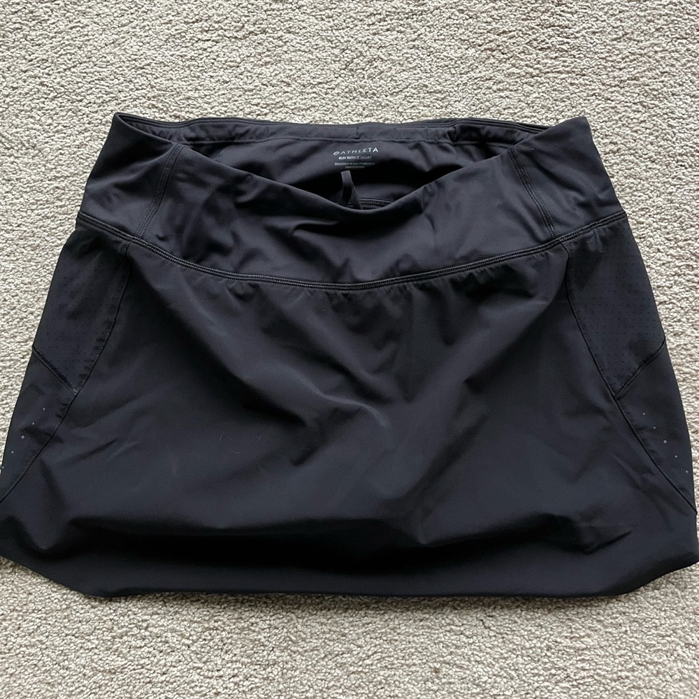 L Athleta Run With It Skort
